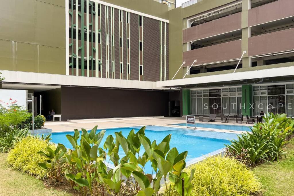 Furnished 1-bedroom In Avida Towers Riala, It Park With Fast Wifi, Netflix, Pool And Apartment