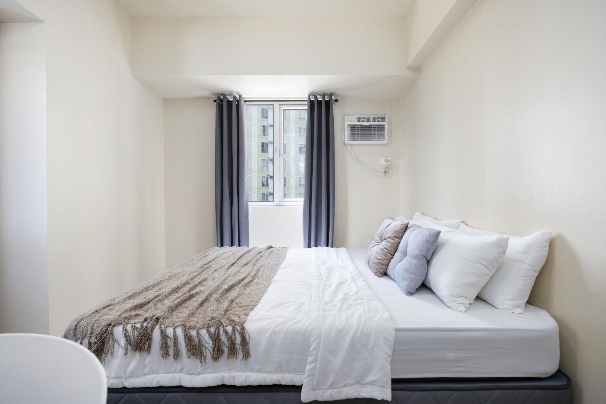 Furnished 1-bedroom In Avida Towers Riala, It Park With Fast Wifi, Netflix, Pool And Apartment *