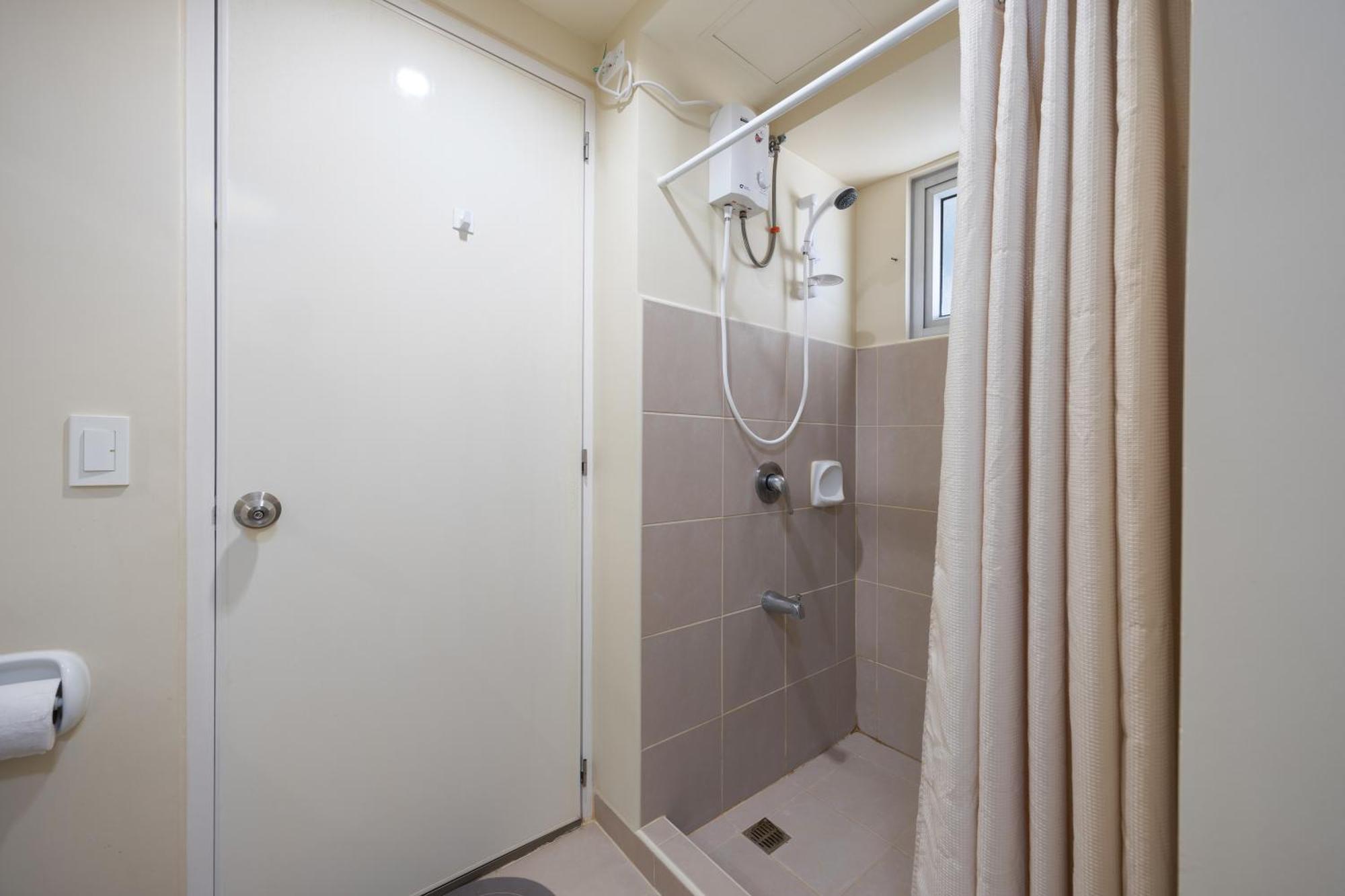 Apartment Furnished 1-bedroom In Avida Towers Riala, It Park With Fast Wifi, Netflix, Pool And *
